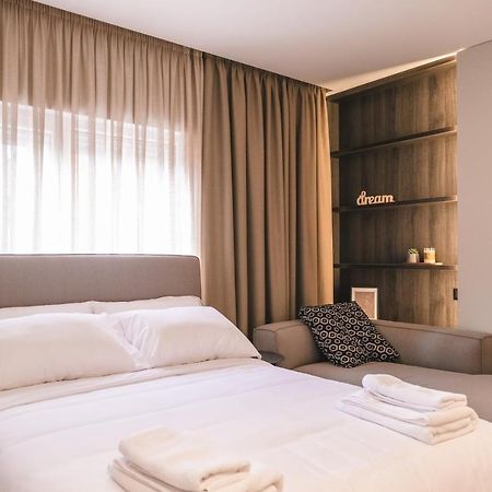 Two Steps Apartments Тирана Екстериор снимка