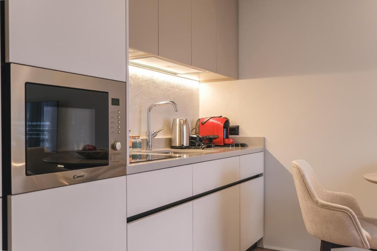 Two Steps Apartments Тирана Екстериор снимка