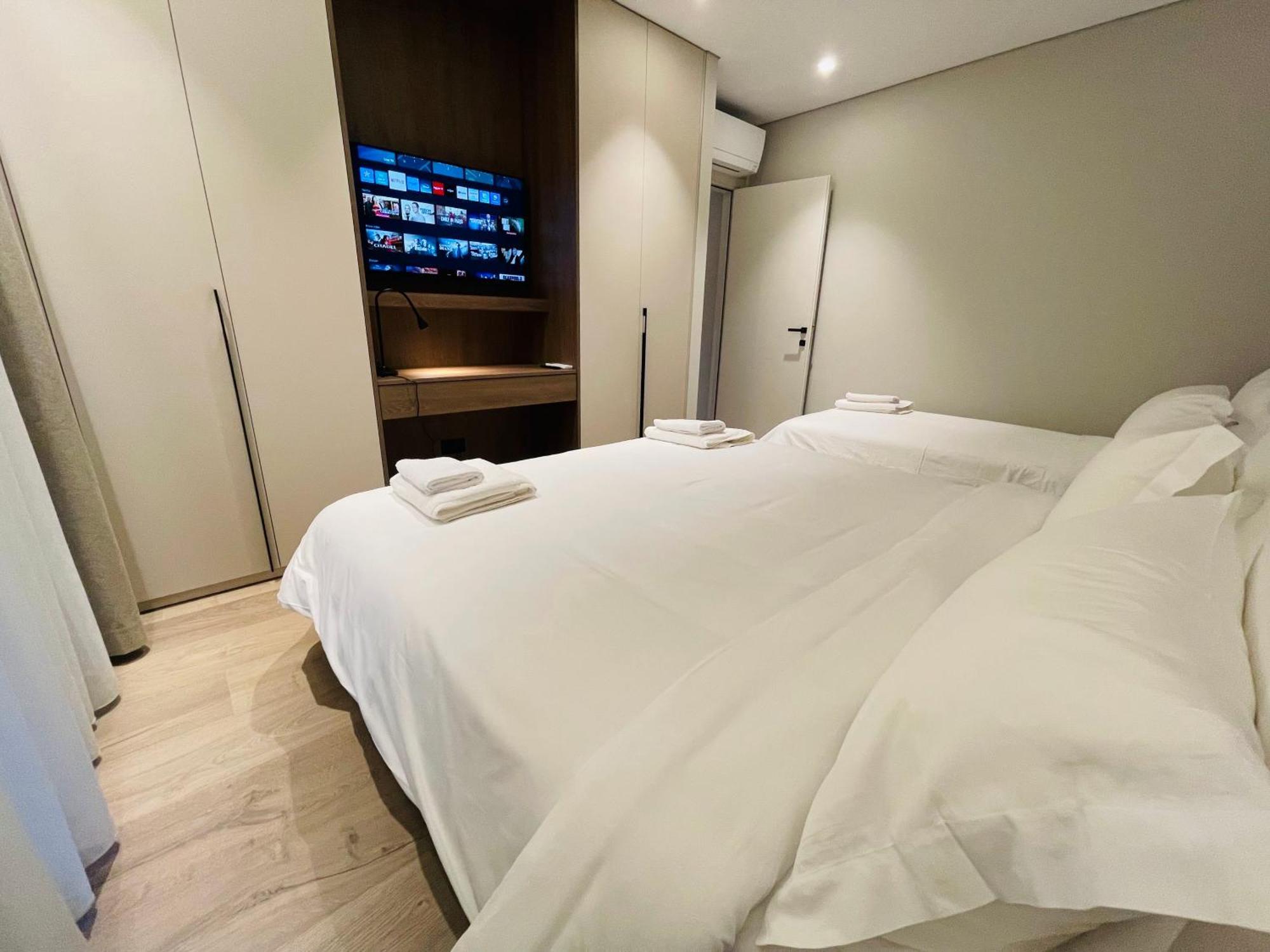 Two Steps Apartments Тирана Екстериор снимка