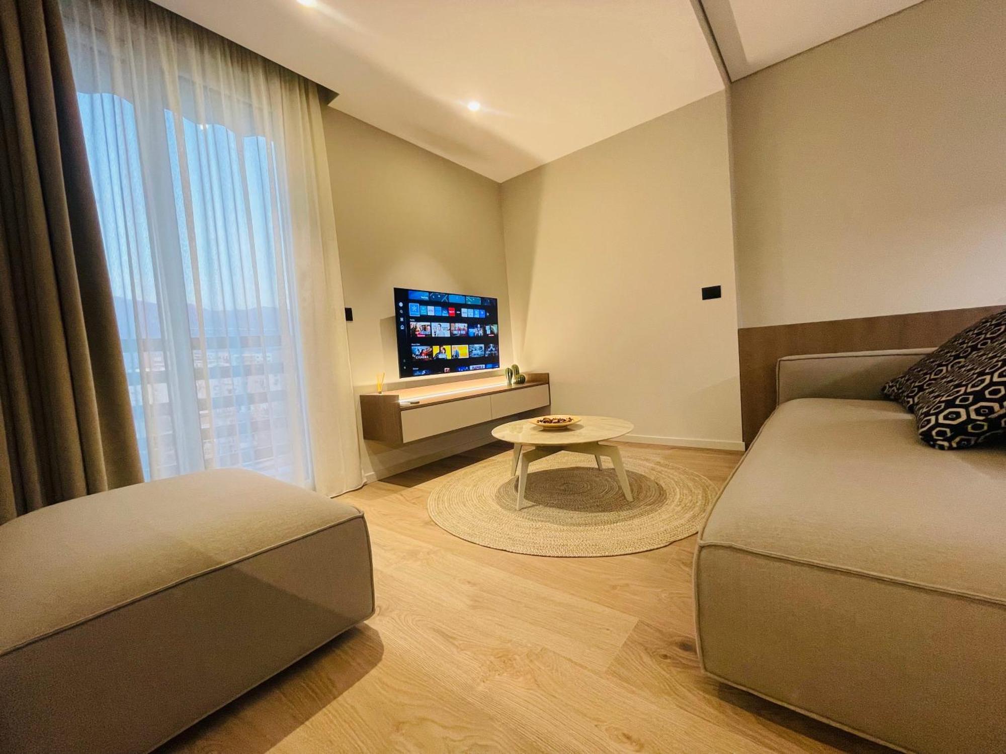 Two Steps Apartments Тирана Екстериор снимка