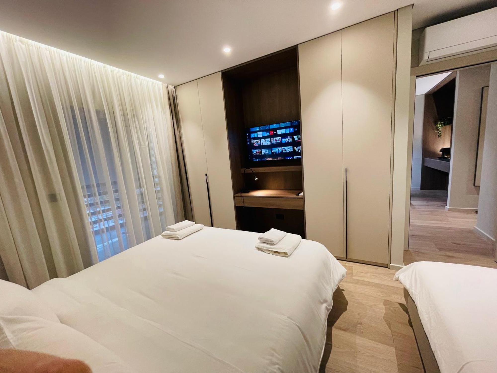 Two Steps Apartments Тирана Екстериор снимка