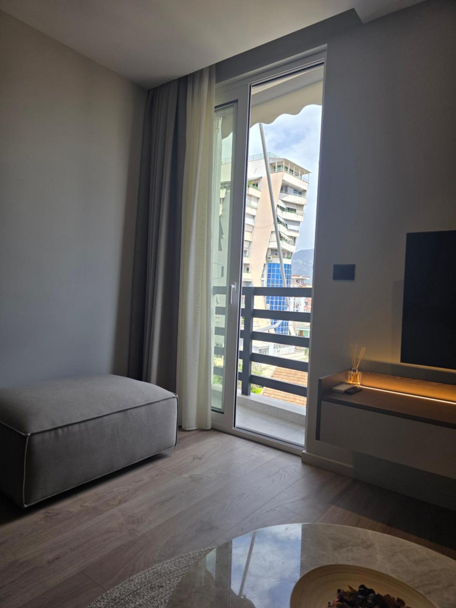 Two Steps Apartments Тирана Екстериор снимка