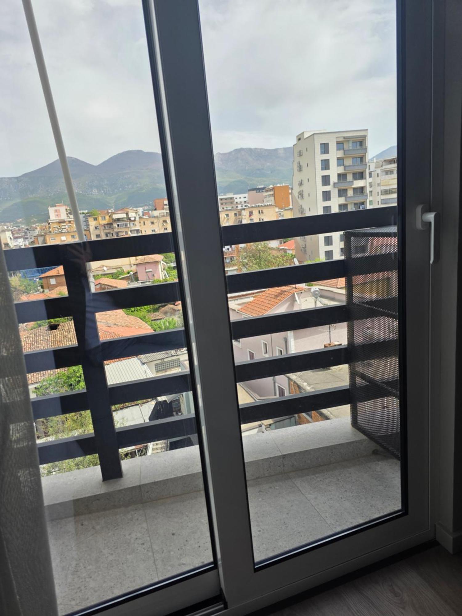 Two Steps Apartments Тирана Екстериор снимка